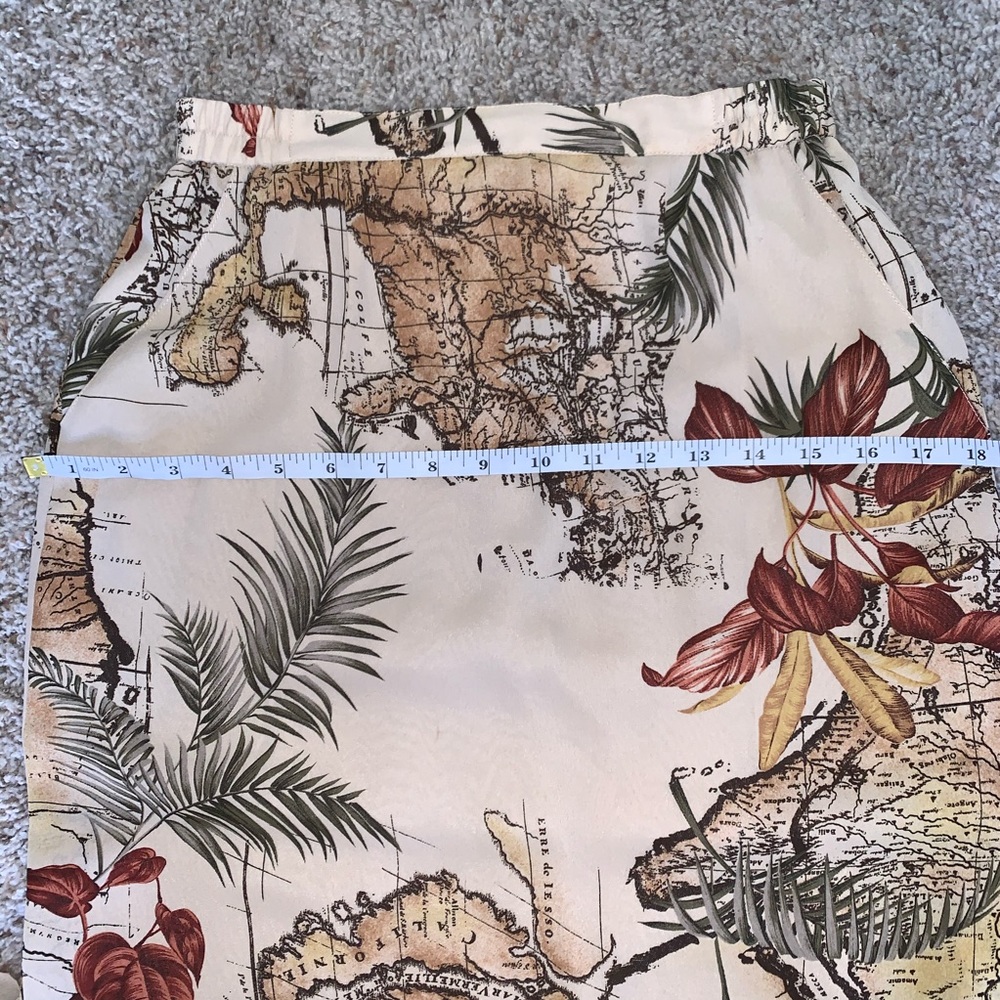 SOLD Vintage | Continent Globe Midi Straight Skirt - Picture 6 of 7